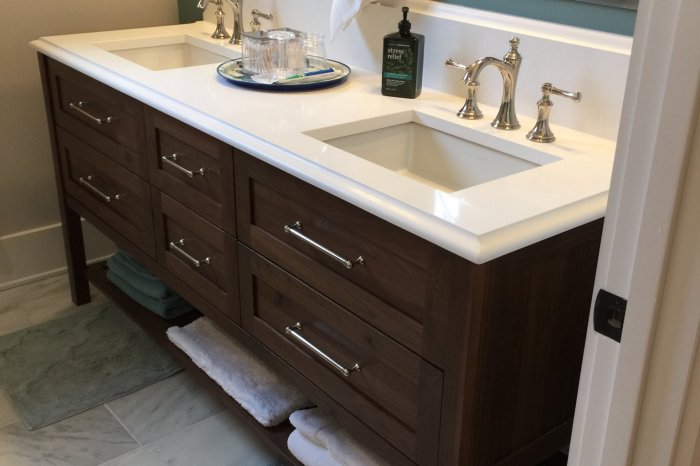 Bathroom Cabinetry 1751 in