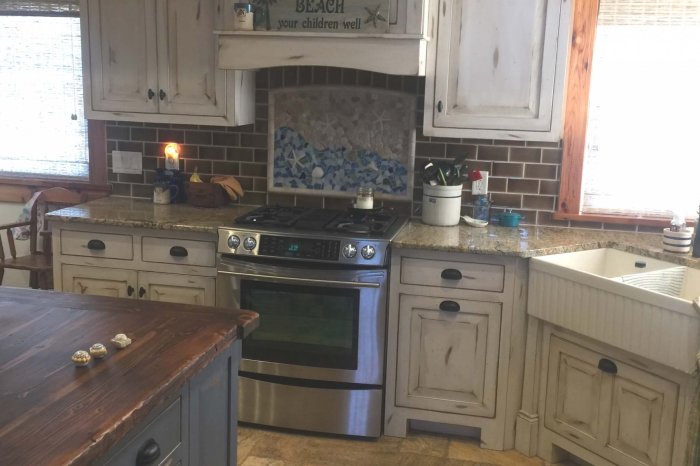 Kitchen Cabinets 1532 Albion IN