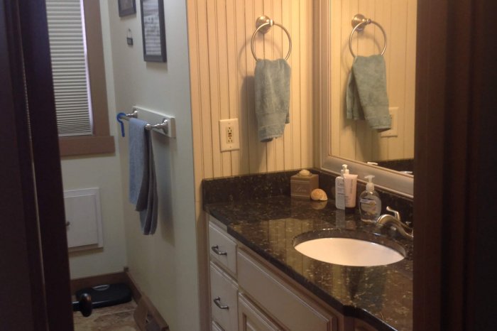 Bathroom Cabinets 1214 Albion IN