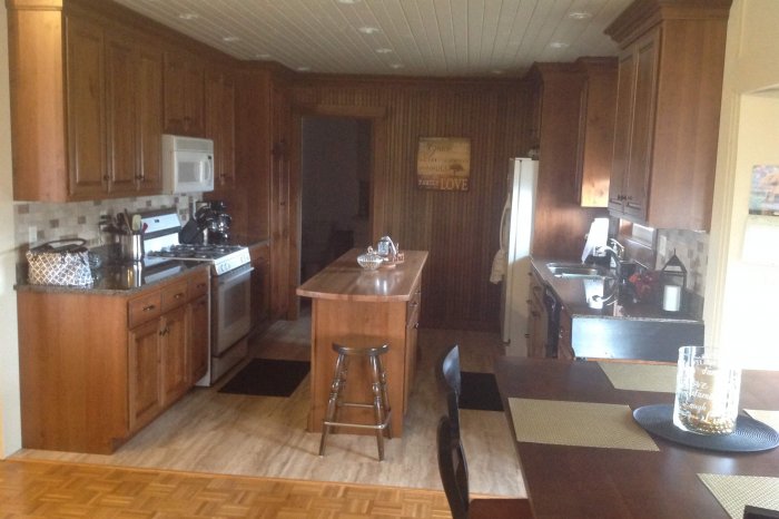 Kitchen Cabinets 1232 Albion IN